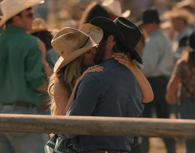 Lainey Wilson and Ian Bohen kissing in ‘Yellowstone’ TV series