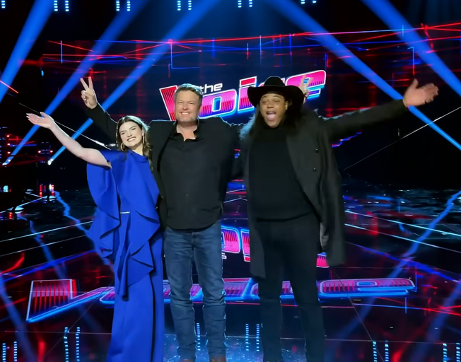 (L-R) Grace West, Blake Shelton & NOIVAS on 'The Voice' stage